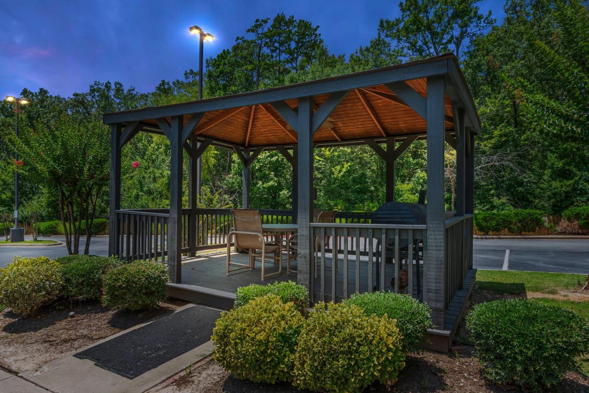 Holiday Inn Express & Suites Maumelle By Ihg Екстериор снимка