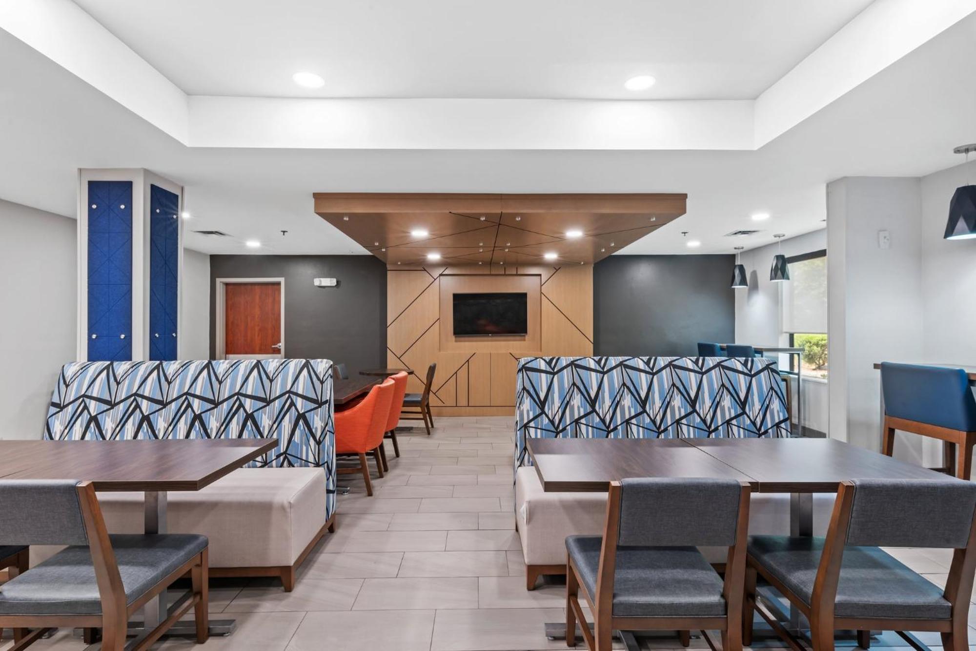 Holiday Inn Express & Suites Maumelle By Ihg Екстериор снимка