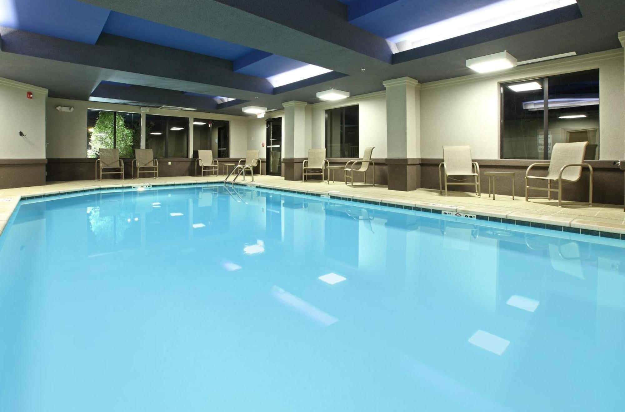 Holiday Inn Express & Suites Maumelle By Ihg Екстериор снимка